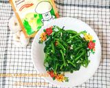 Foto langkah ke 5 dari resep Tumis Kangkung Saos Tiram.