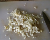 Foto del paso 2 de la receta: Salteado de habicholillas y gambas congeladas