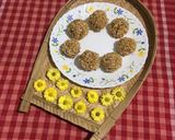A picture of step 4 of Crispy Chiwda Ladoo.