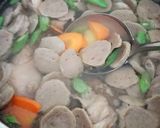 Foto langkah ke 5 dari resep Sop bakso sayuran.
