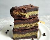 Foto langkah ke 9 dari resep Brownies Kunafa Pistachio.