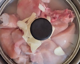 Foto langkah ke 2 dari resep Ayam Rebus Suwir Pedas.