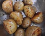 રોસ્ટેડ પોટેટો (Roasted potatoes Recipe in Gujarati) રેસીપી સ્ટેપ2ફોટો