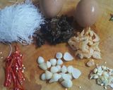รูปขั้นตอนการทำที่ 2 ของ ดอกขจรผัดไข่ทรงเครื่อง