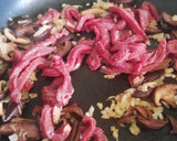 Foto del paso 5 de la receta: Noddles con ternera y setas (Blade Runner)