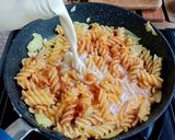 Foto langkah ke 3 dari resep Cream Soup Makaroni / Fusili Shitake Mushroom Bolognese Cheese.