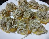 Foto del paso 7 de la receta Nidos de patata y gulas