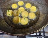 A picture of step 4 of Mashed potato fritters /pakora.