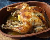 Foto del paso 2 de la receta: Pollo al limón horneado en cocotte de barro