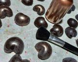 Une image de l'étape 7 de Chocolat coeur caramel 🍫☕.