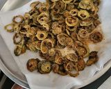 A picture of step 10 of Karela Chips.