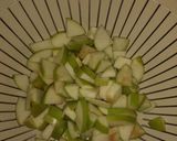 Foto del paso 1 de la receta: Un consejo para la ensalada de apio, manzanas verdes y nueces