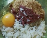 A picture of step 1 of Meatballs in Red Sauce.