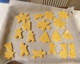 Foto del passaggio 5 della ricetta Biscotti di natale decorati glutenfree e vegan