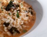Foto del paso 11 de la receta: Arroz caldoso de sepia, rape, setas y espinacas