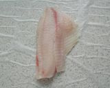 Foto del paso 2 de la receta: Pescado empapelado fácil