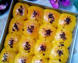 Foto langkah ke 5 dari resep Roti Labu Kuning meisis.