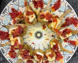 Foto del paso 1 de la receta: Alcachofas confitadas con brie y crujiente de jamón ibérico