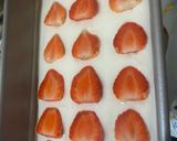 Foto langkah ke 10 dari resep Strawberry cake pudding.
