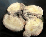 Foto del paso 2 de la receta: Chuletas de cerdo a la naranja