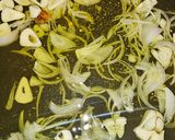 Foto del paso 1 de la receta Espaguetis con verduras y ajos
