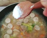 Foto langkah ke 4 dari resep Sup Makaroni Telur.