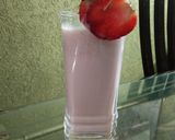 स्ट्रॉबेरी शेक (strawberry shake recipe in Hindi) रेसिपी चरण 2 फोटो