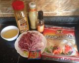 A picture of step 1 of Spicy beef wrap.