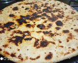 A picture of step 3 of Paneer parantha.