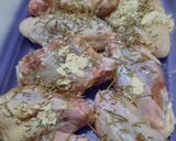 Foto del paso 3 de la receta: Alitas de pollo con tomillo y romero (al horno)