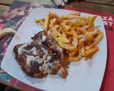 Pas rețetă Ceafă de porc cu cartofi prăjiți și mujdei 1 fotografie