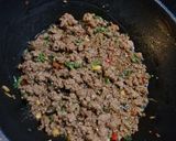 Gambar langkah 4 resipi Pad kra pao daging.