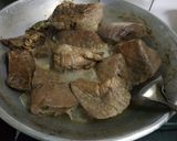 Foto langkah ke 2 dari resep Paru goreng bumbu kemiri pedas.