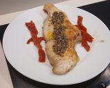 Foto del paso 4 de la receta: Tintorera a la plancha con Piquillos y Pesto