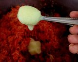 A picture of step 1 of Mawa Malai Gajar Halwa.