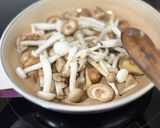Foto del paso 2 de la receta: Revuelto de setas variadas 🍄 🌿🍄 🌿