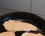 A picture of step 3 of Chicken Breast with Onions and White Wine 👩🍳❤️.