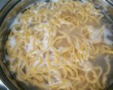 Foto langkah ke 2 dari resep Mi wortel with mushroom sauce.