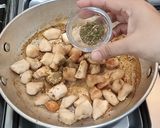 A picture of step 3 of Pizza Karahi.