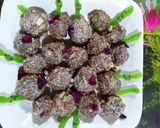 A picture of step 4 of Roti k Ladoo.