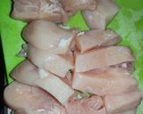 Foto langkah ke 1 dari resep Honey Black Pepper Chicken.