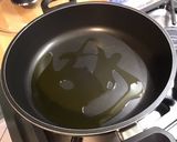 Une image de l'étape 4 de Navets et carottes violettes aux épices indiennes, bouillon de porc et coriandre.