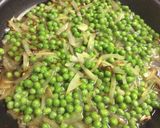 Foto del paso 3 de la receta Merluza con guisantes en amarillo 🐟