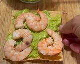 A picture of step 4 of Crispy Tostadas with Guacamole and Fresh Shrimp – An Irresistible Snack!.