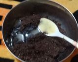 A picture of step 2 of Bourbon biscuits cake.