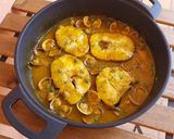 Foto del paso 7 de la receta Merluza y almejas en salsa de azafrán y cúrcuma
