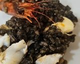 Foto del paso 6 de la receta: Arroz negro ⚫️ con gambas rojas y tiras de bacalao
