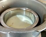 A picture of step 2 of Cracked Dryfruit Wheat Halwa.