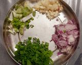 চিকেন বারন্ট গার্লিক ফ্রাইড রাইস (chicken burnt garlic fried rice rice in Bengali) রেসিপির ধাপ 2 ছবি