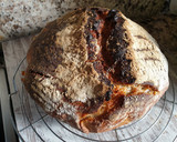 Foto del paso 8 de la receta: Pan mezcla harinas con masa madre y sin amasado (en olla de hierro)